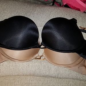 2 Bombshell Plunge push up bras 32B